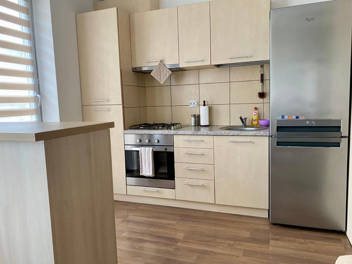 Wanderlust Home Cream, Rasnov Apt For 4, Wifi And Free Parking Экстерьер фото