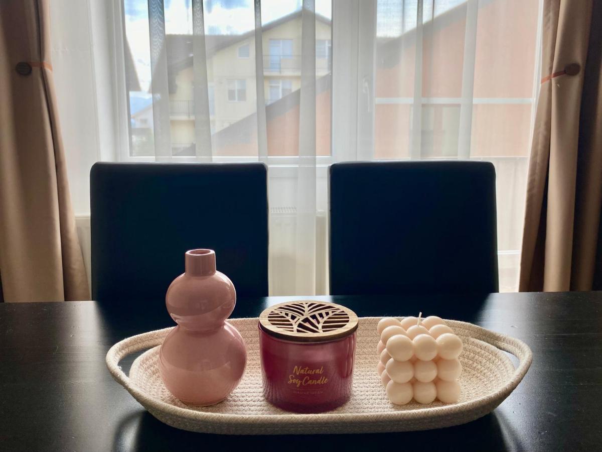 Wanderlust Home Cream, Rasnov Apt For 4, Wifi And Free Parking Экстерьер фото
