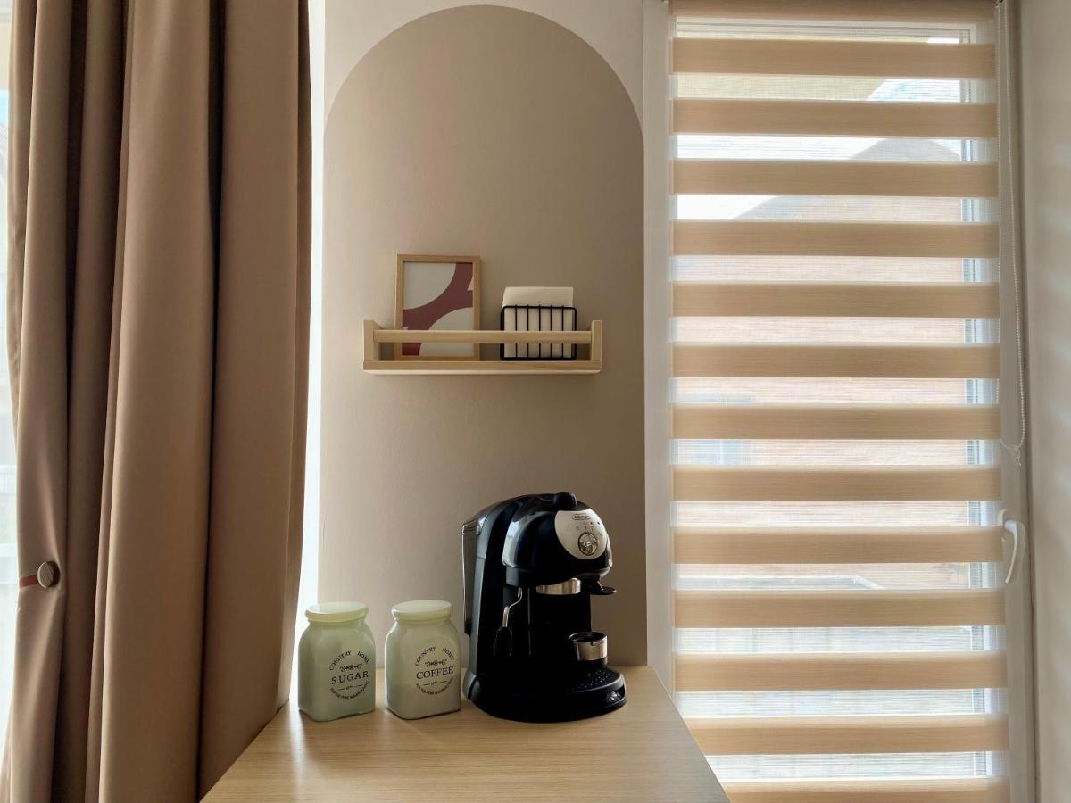 Wanderlust Home Cream, Rasnov Apt For 4, Wifi And Free Parking Экстерьер фото