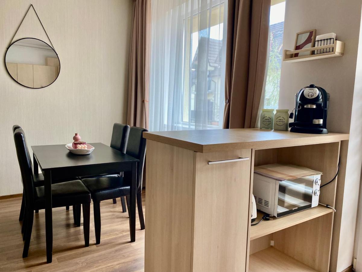Wanderlust Home Cream, Rasnov Apt For 4, Wifi And Free Parking Экстерьер фото