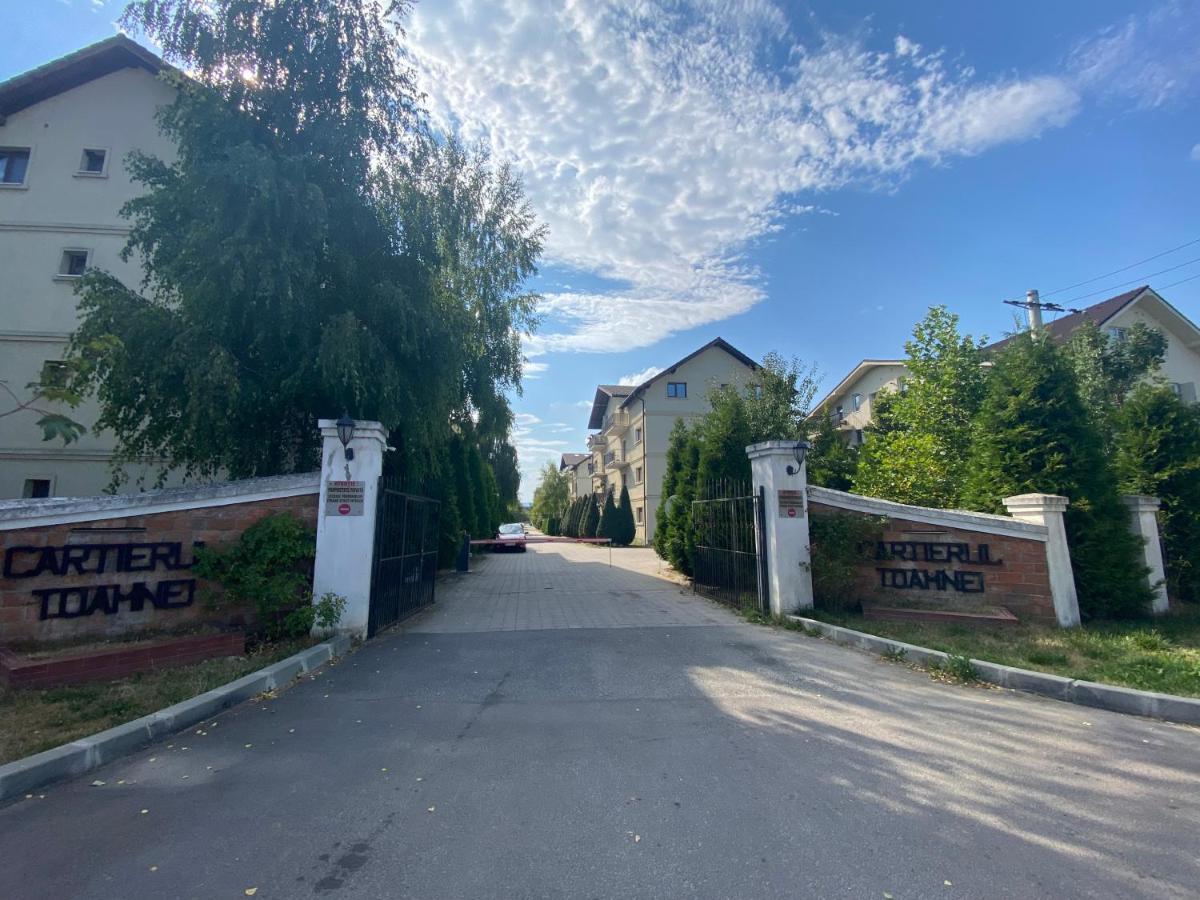 Wanderlust Home Cream, Rasnov Apt For 4, Wifi And Free Parking Экстерьер фото