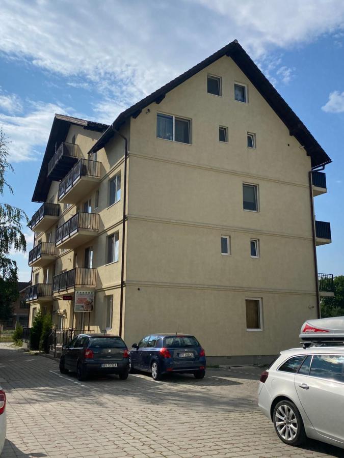 Wanderlust Home Cream, Rasnov Apt For 4, Wifi And Free Parking Экстерьер фото