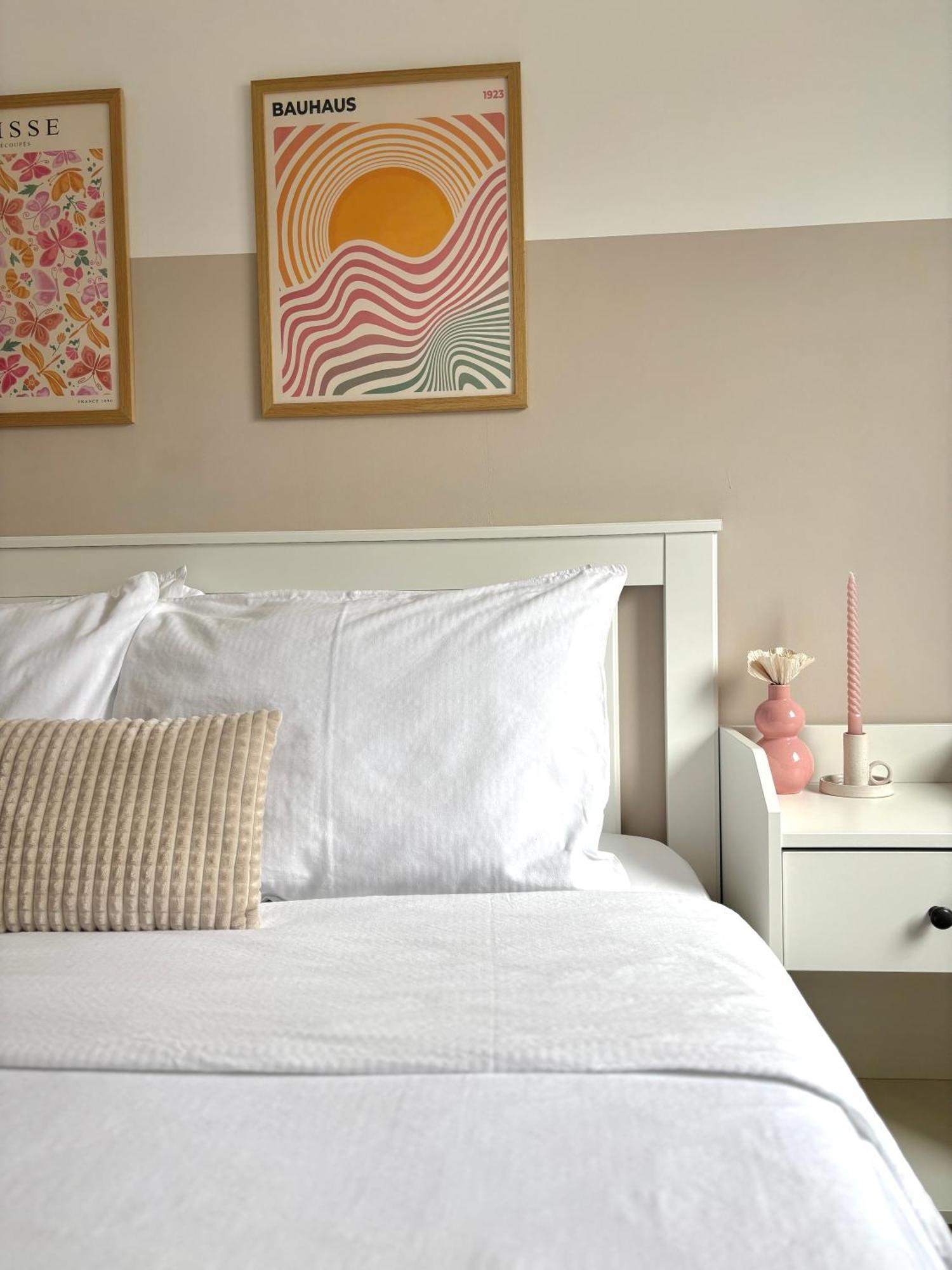 Wanderlust Home Cream, Rasnov Apt For 4, Wifi And Free Parking Экстерьер фото