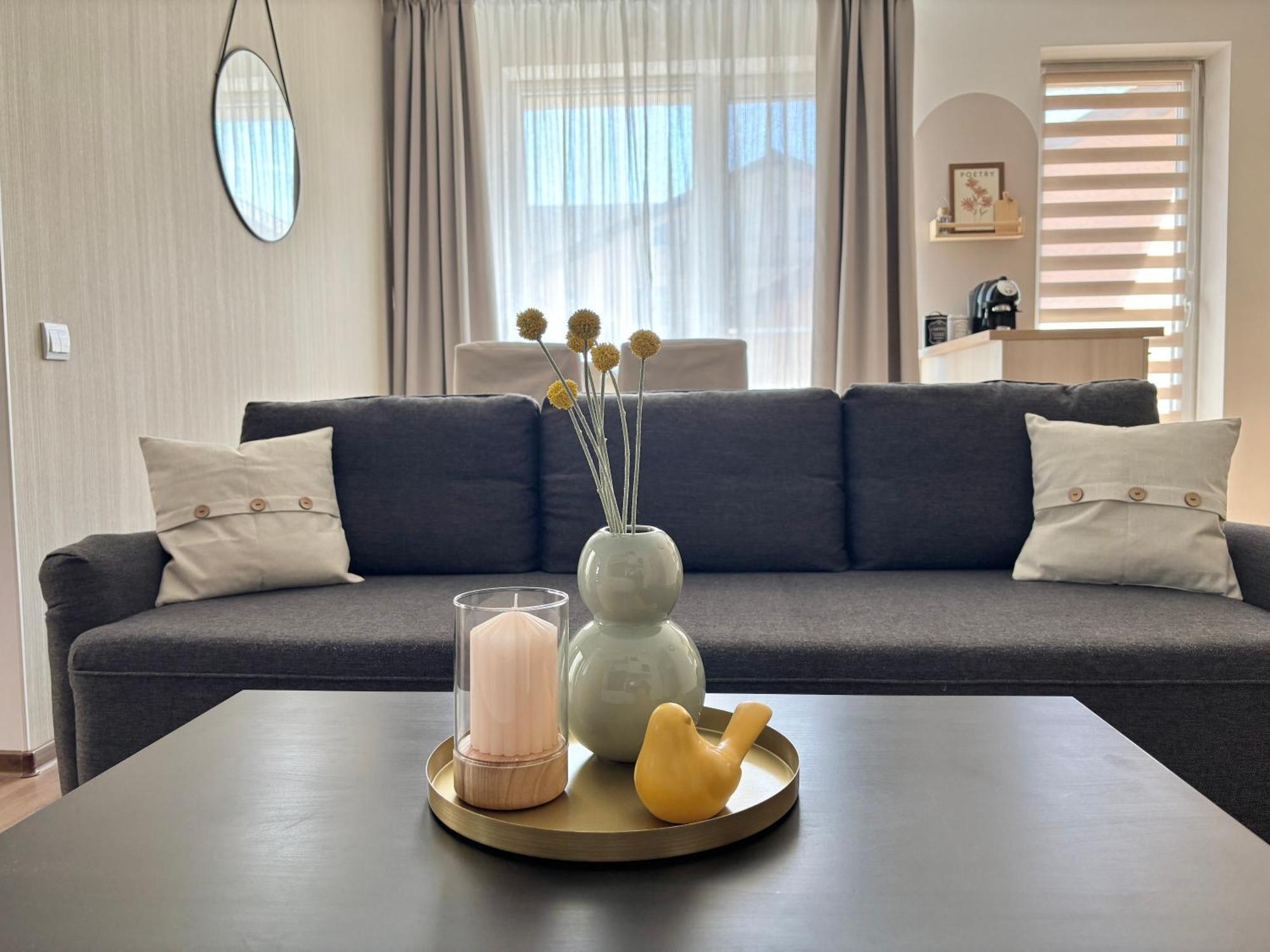 Wanderlust Home Cream, Rasnov Apt For 4, Wifi And Free Parking Экстерьер фото