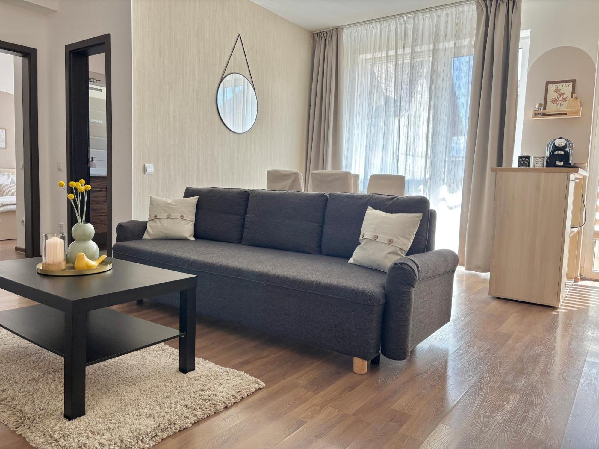 Wanderlust Home Cream, Rasnov Apt For 4, Wifi And Free Parking Экстерьер фото