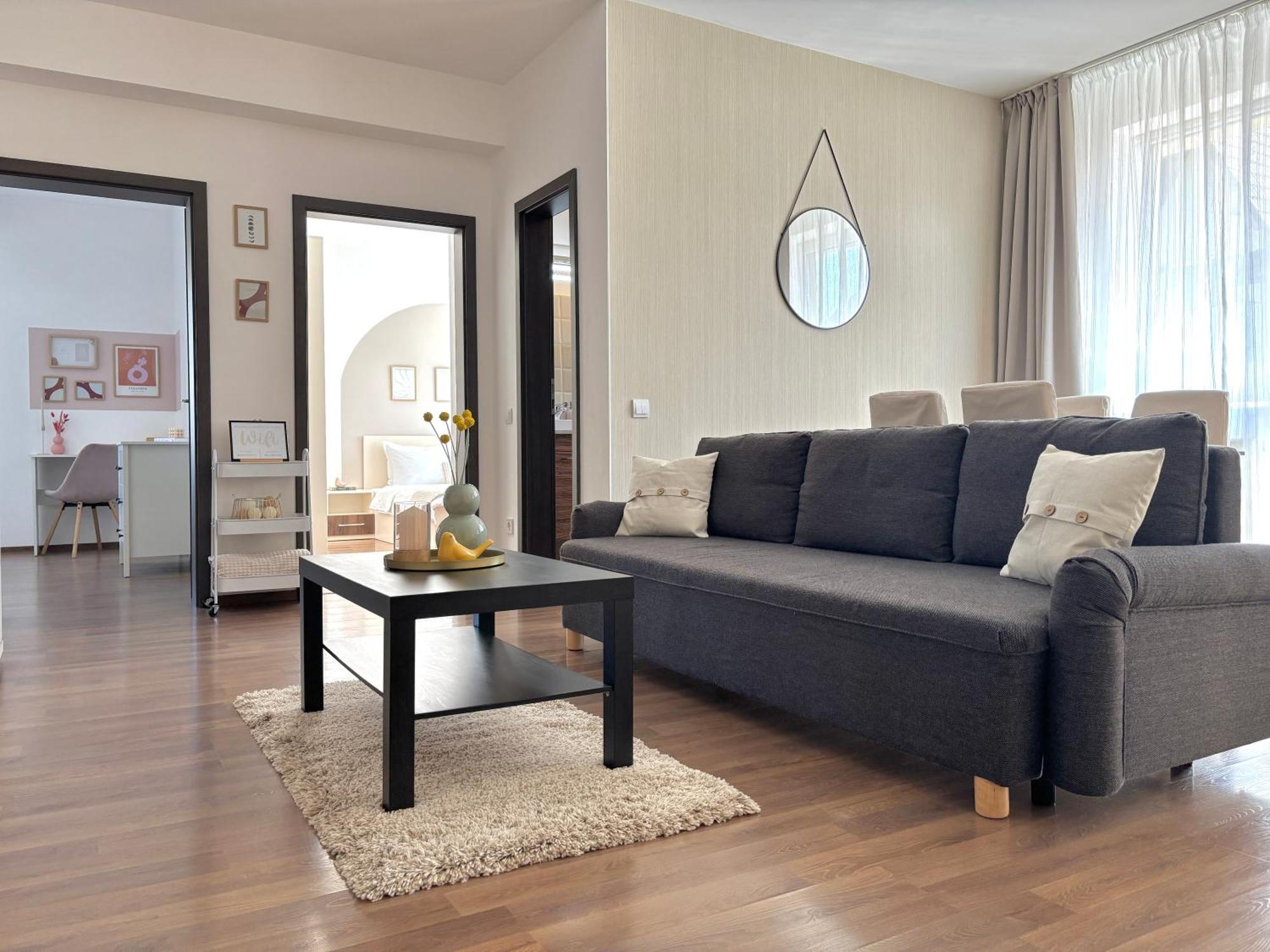 Wanderlust Home Cream, Rasnov Apt For 4, Wifi And Free Parking Экстерьер фото