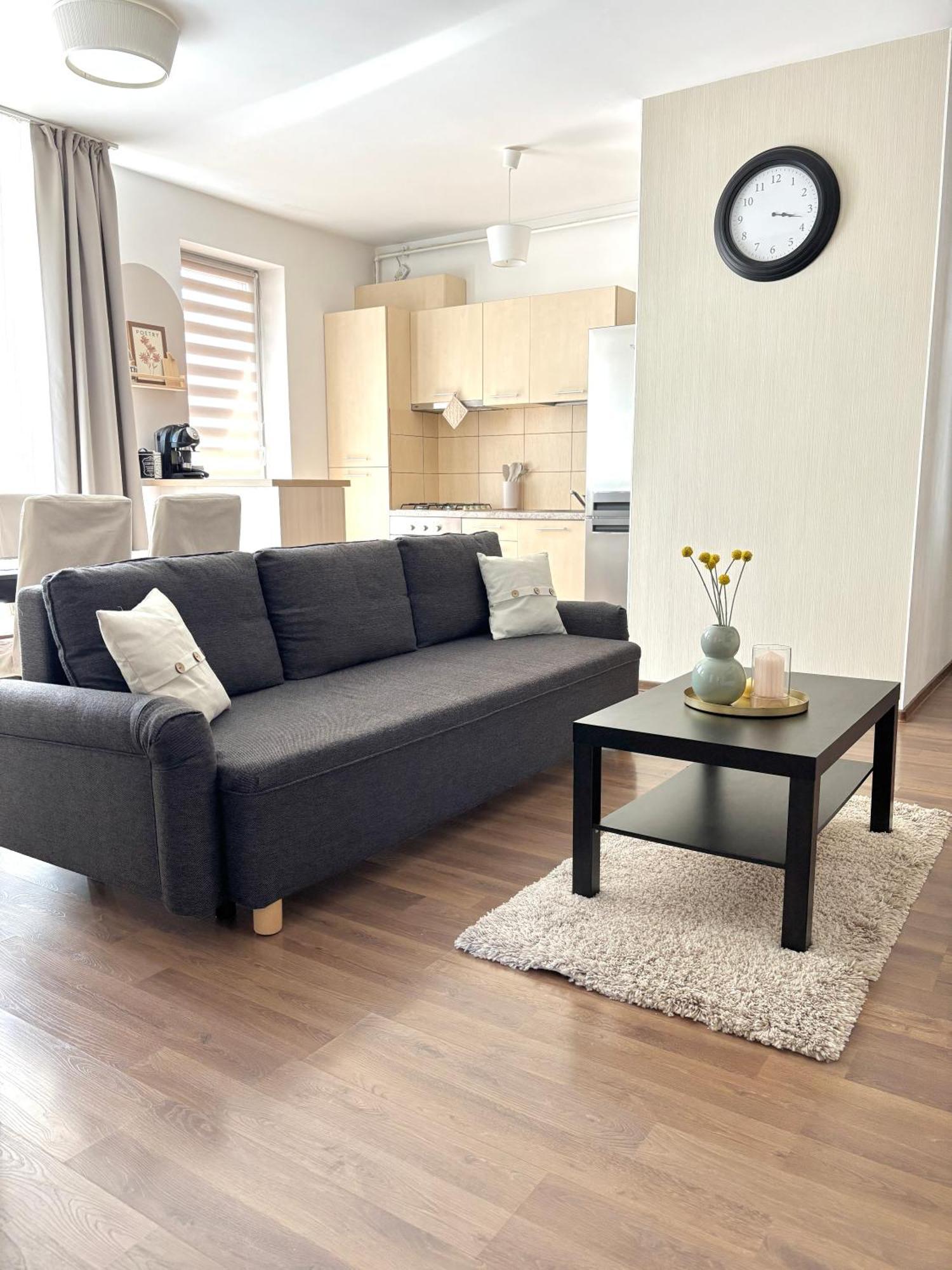 Wanderlust Home Cream, Rasnov Apt For 4, Wifi And Free Parking Экстерьер фото